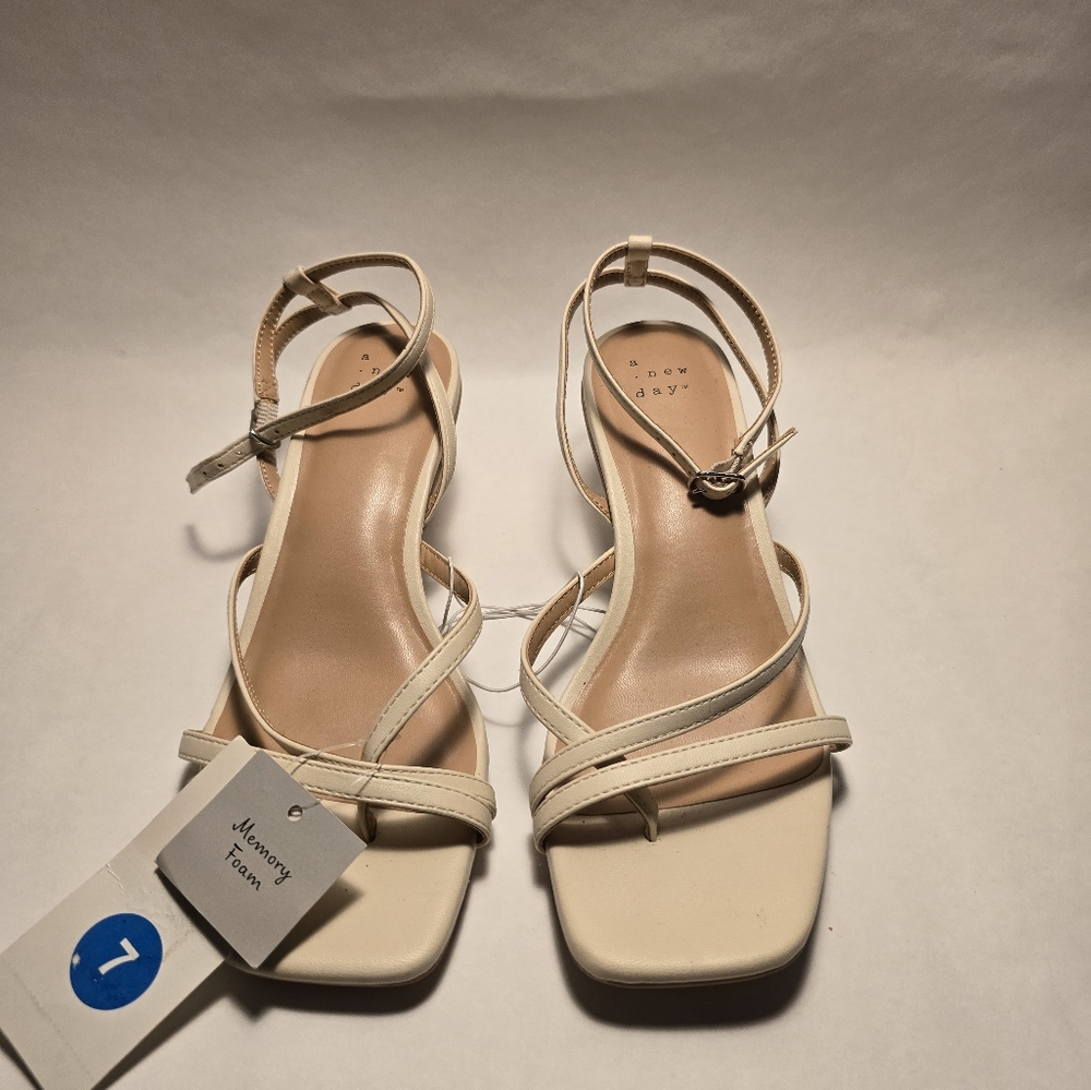 A New Day Sandal size 7w